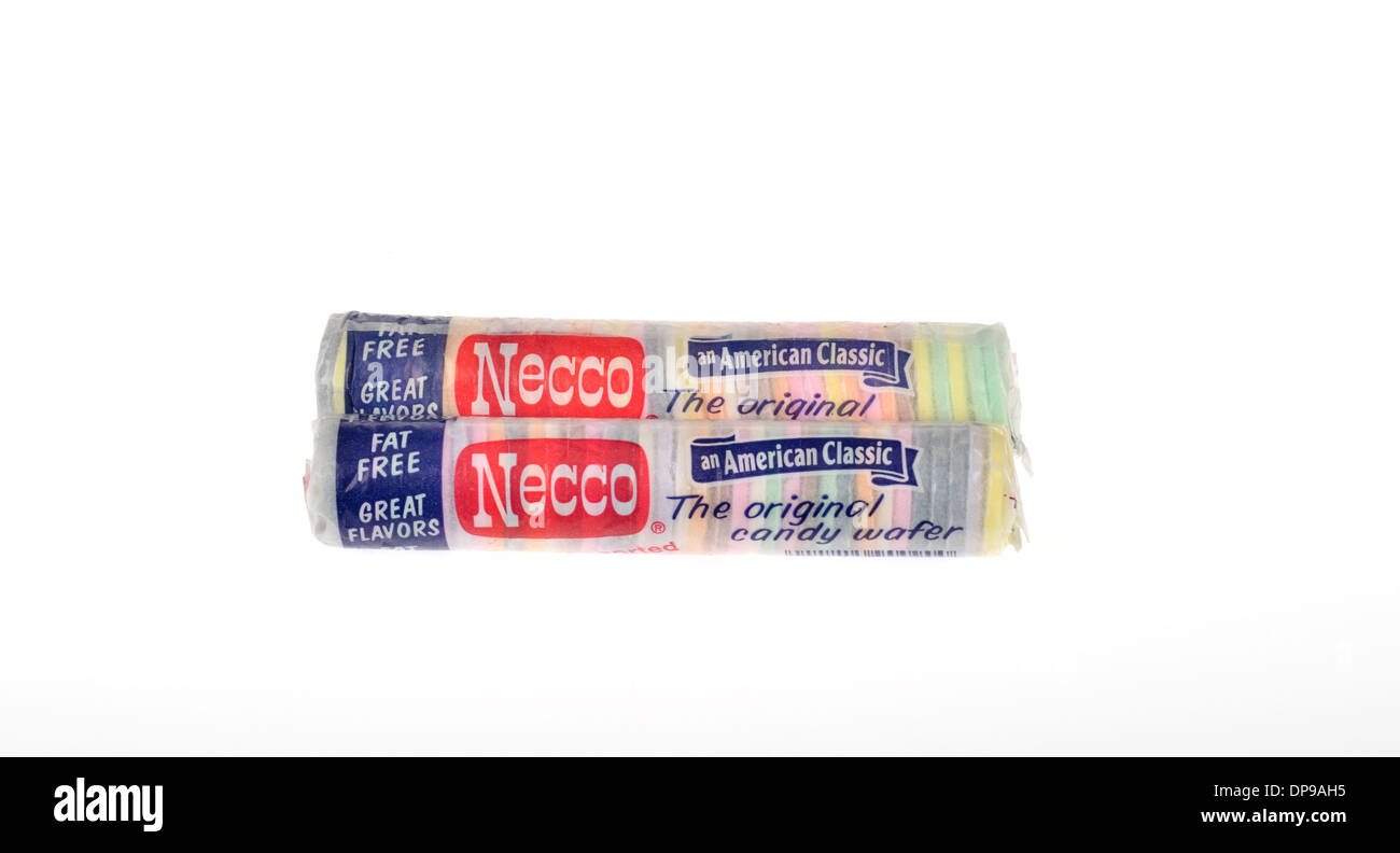 2 sigillato Necco wafer candy rotoli su sfondo bianco, tagliare USA Foto Stock