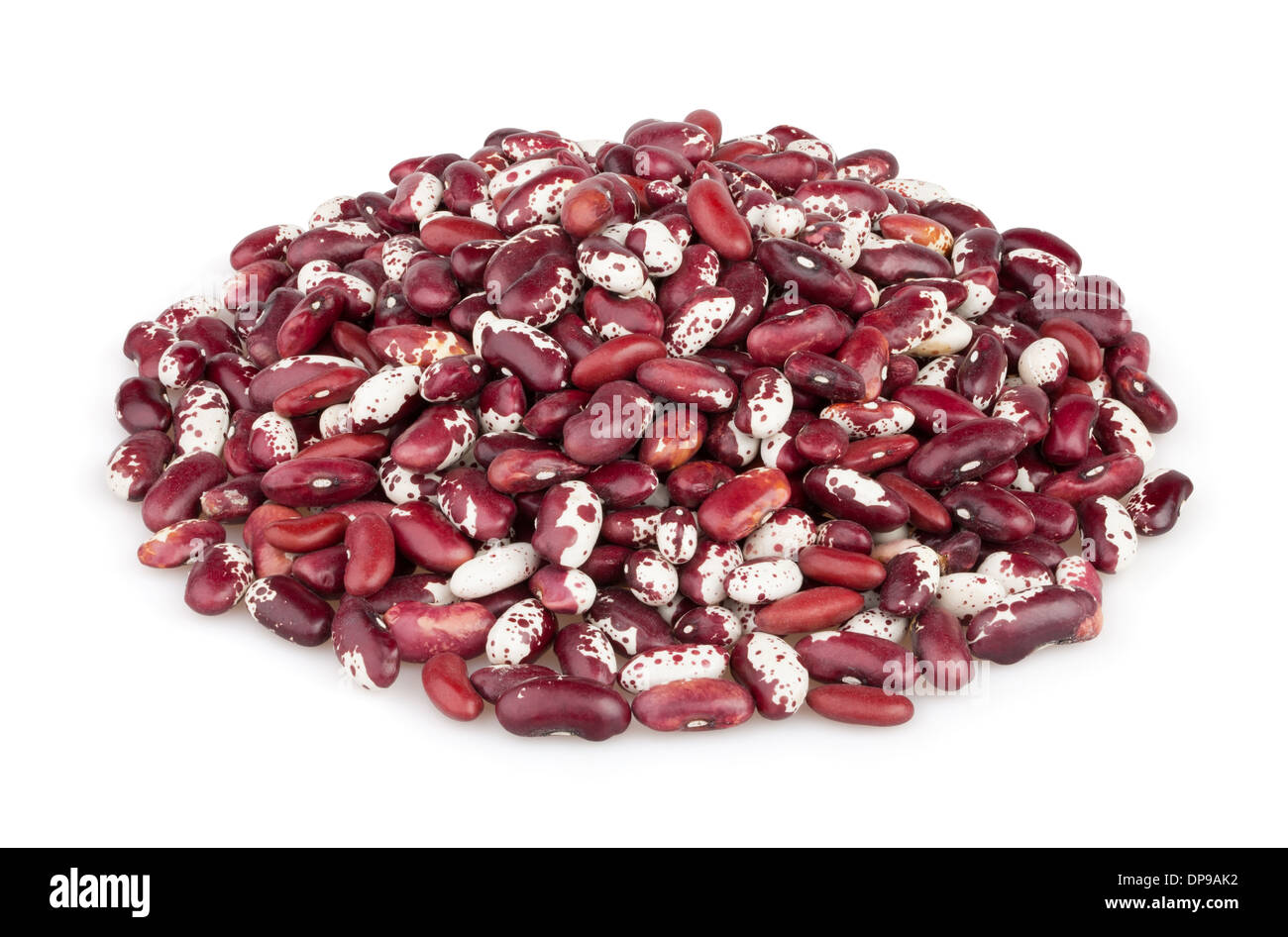 Fagioli rossi heap di legume isolato su bianco Foto Stock