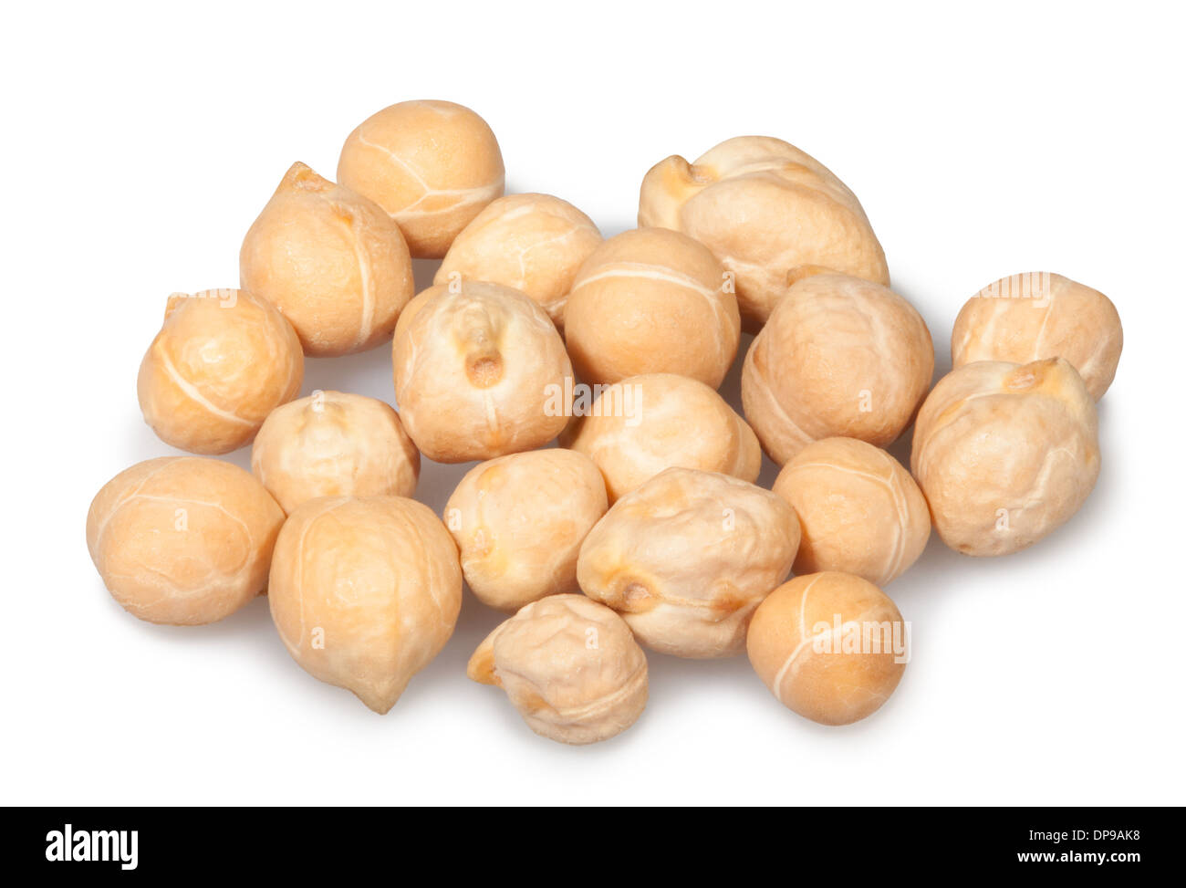 Piselli gruppo a secco isolato su bianco Foto Stock