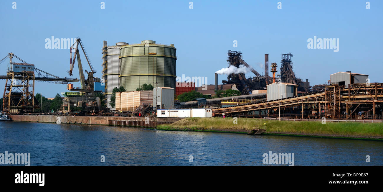 Acciaierie di ArcelorMittal Gent, primo produttore mondiale di acciaio, porto di Gand, Fiandre Orientali, Belgio Foto Stock