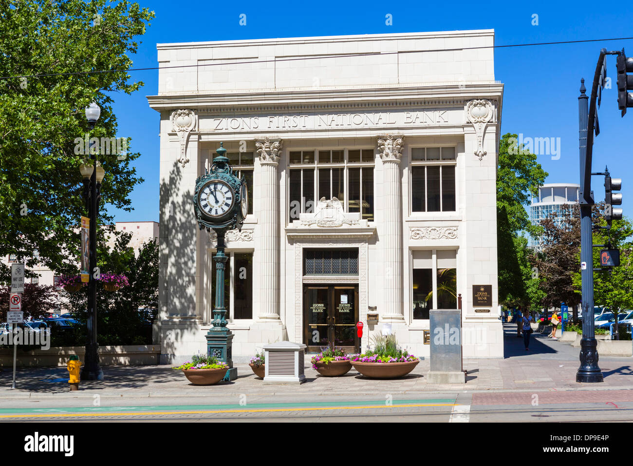 Zions prima filiale della Banca Nazionale sulla strada principale nel centro di Salt Lake City, Utah, Stati Uniti d'America Foto Stock