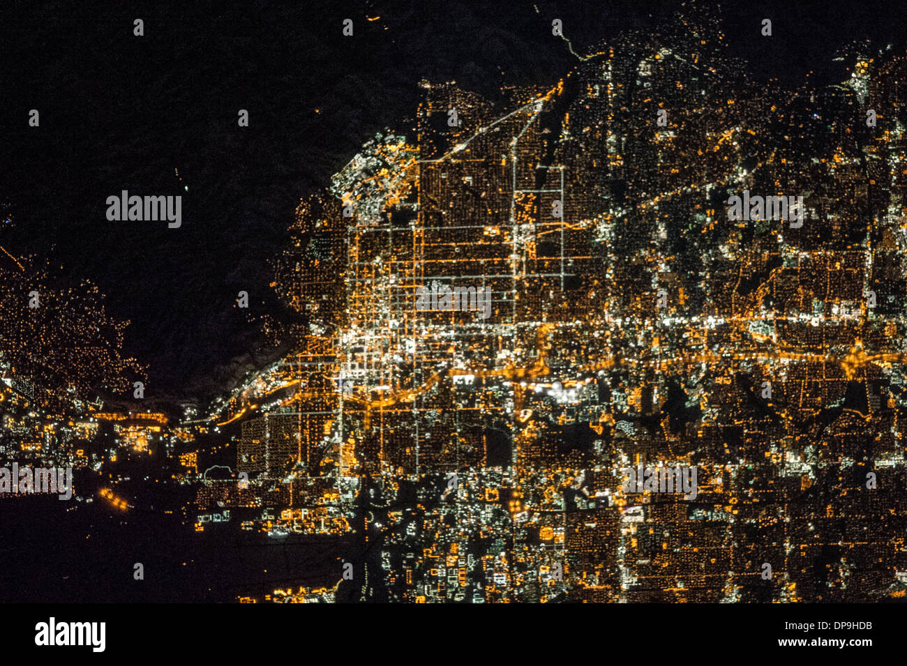 Salt Lake City area metropolitana, situato lungo il fronte occidentale di Wasatch Range in northern Utah durante la notte Foto Stock