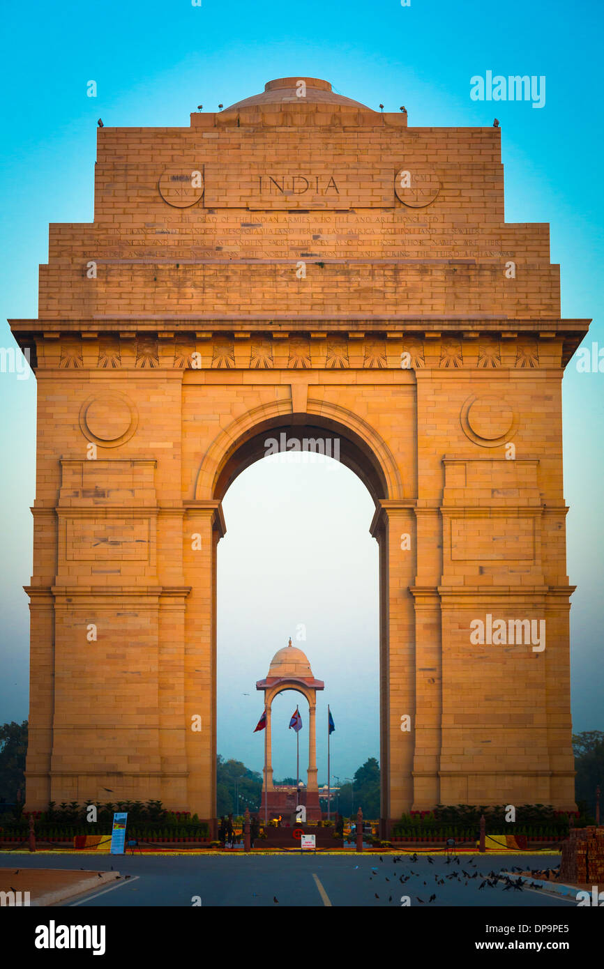 L'India Gate, situato nel cuore di New Delhi, è il monumento nazionale dell'India. Foto Stock