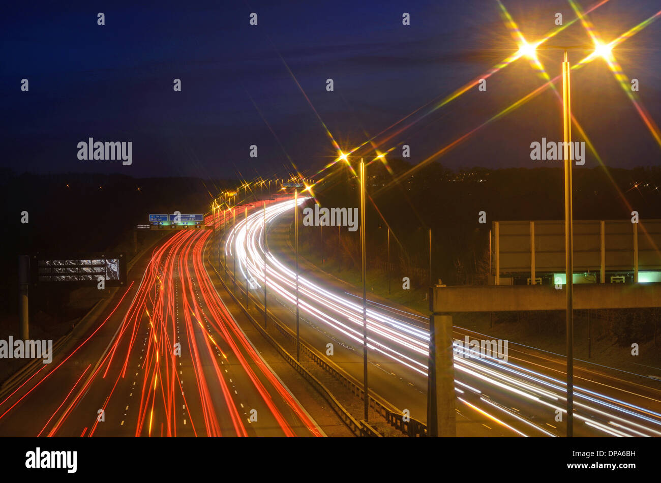Faro di traffico percorsi di traffico sulla A1/M superstrada Leeds Yorkshire Regno Unito Foto Stock