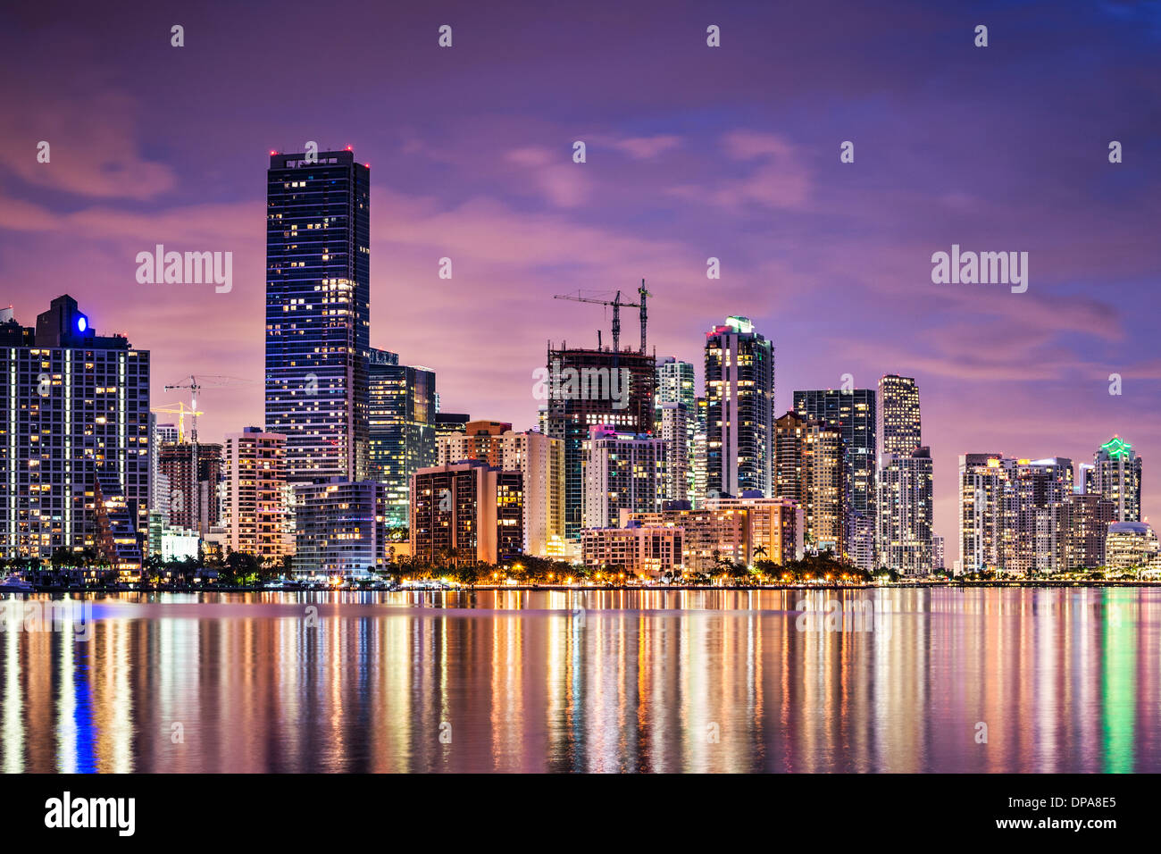 Skyline di Miami, Florida, Stati Uniti d'America su Biscayne Bay. Foto Stock