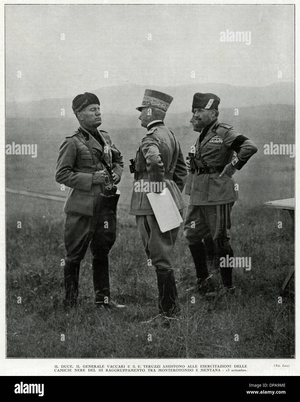 MUSSOLINI/tre soldati Foto Stock