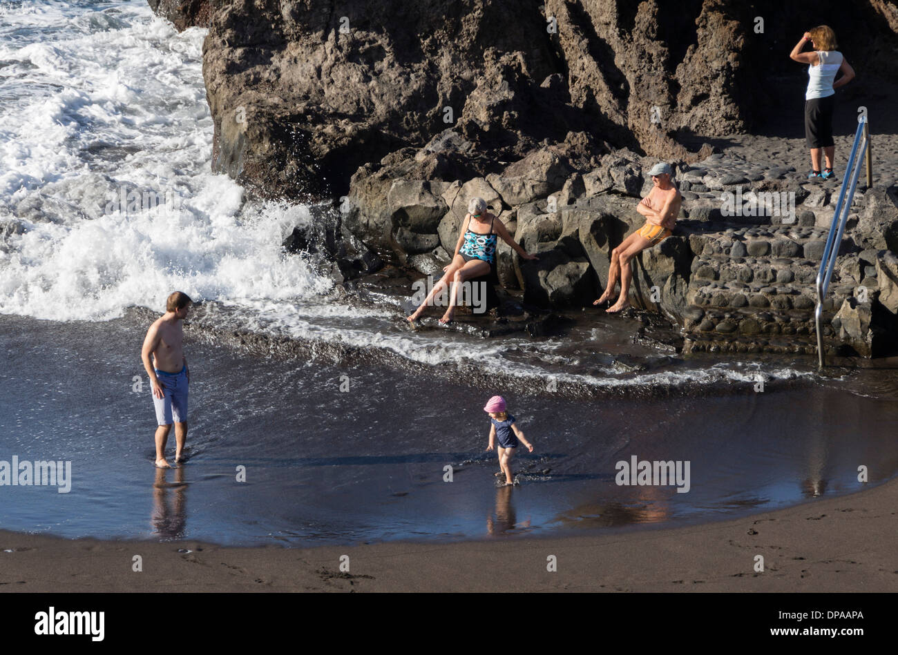 Playa Jardin, Puerto Cruz, Tenerife - la spiaggia. Foto Stock