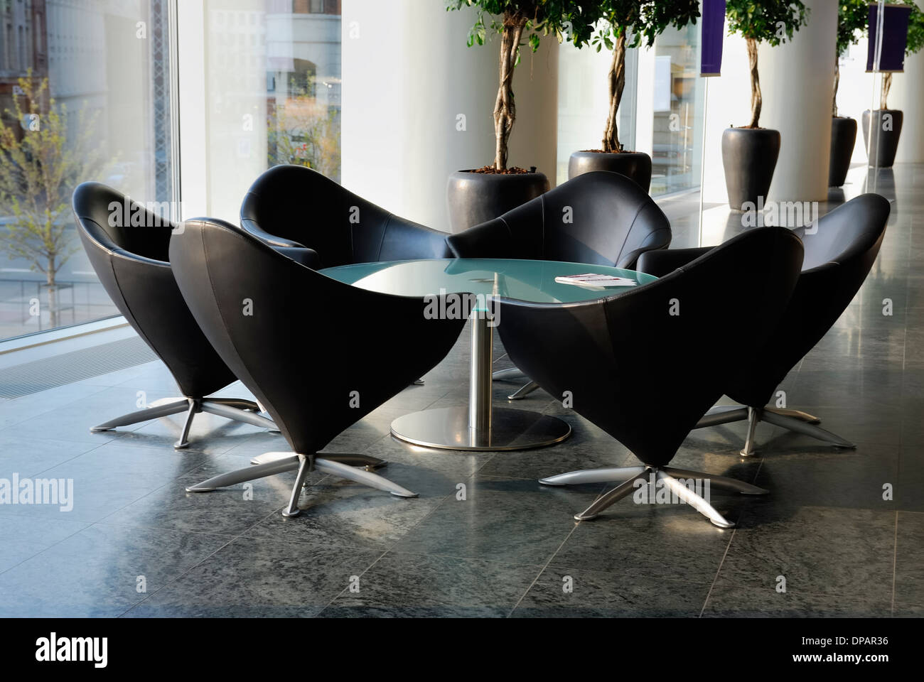 Tavolo e sedie. Foto Stock