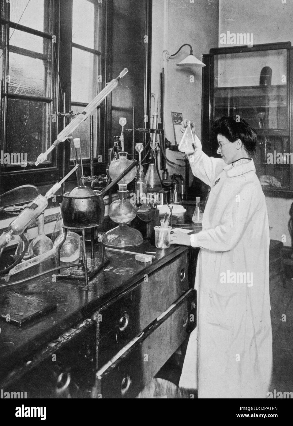 Studente di medicina di laboratorio Foto Stock