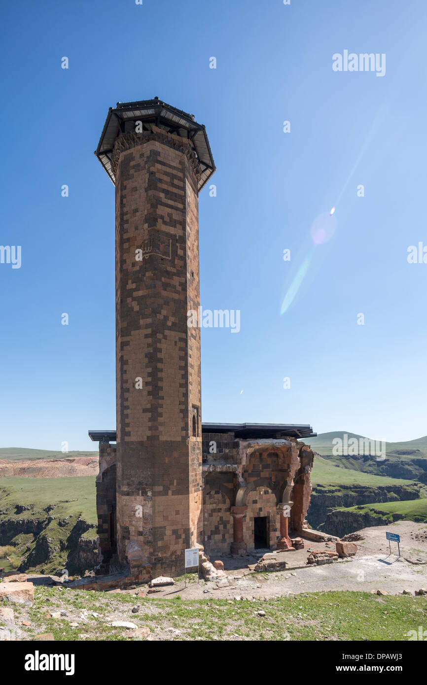 Vista del minareto della moschea di Minuchir, Ani, Turchia Foto Stock