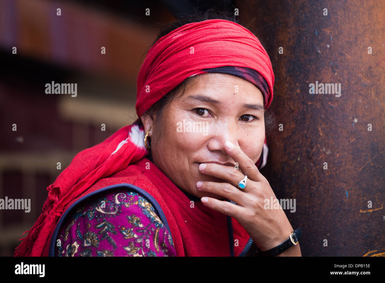 Donna locale in McLeod Ganj, Dharamshala, Himachal Pradesh, India Foto Stock