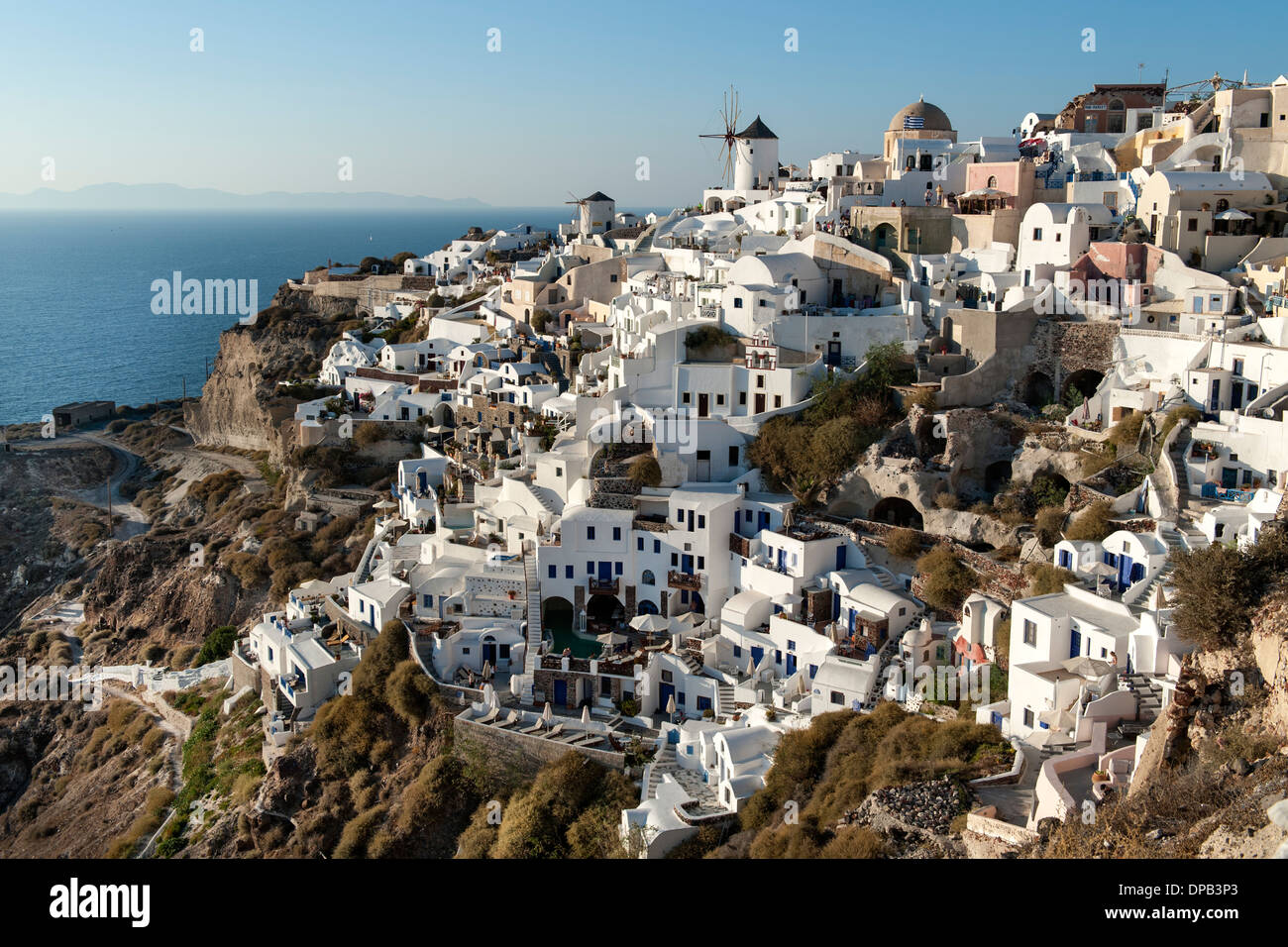 Le case del villaggio di Oia sull'isola greca di Santorini. Foto Stock