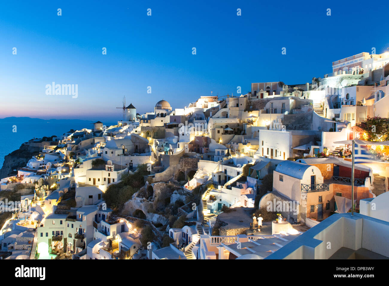 Le case del villaggio di Oia sull'isola greca di Santorini. Foto Stock