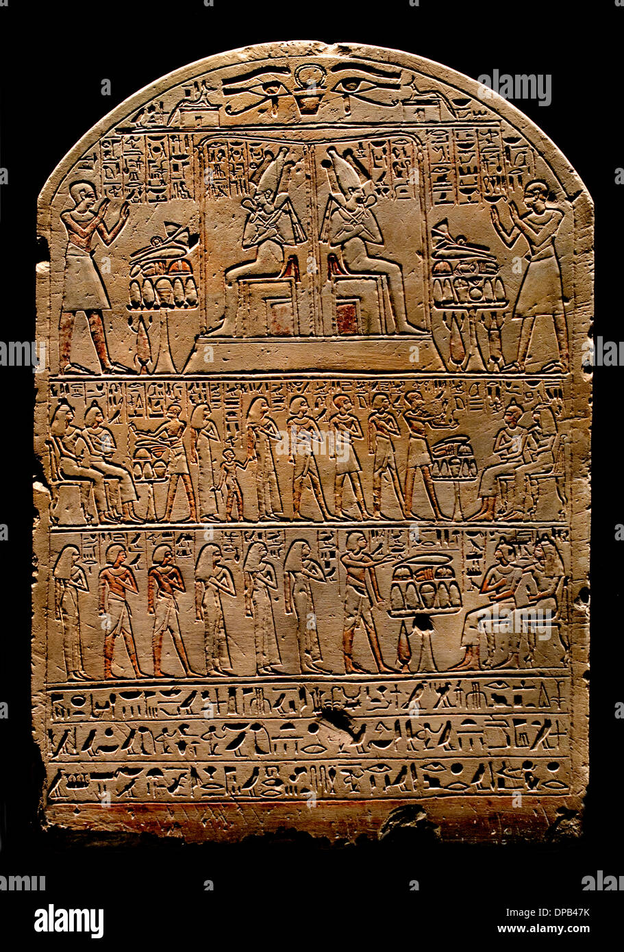Stela di un sacerdote Roy e il suo alfiere Kashisha 1420 BC egiziano Egitto Foto Stock