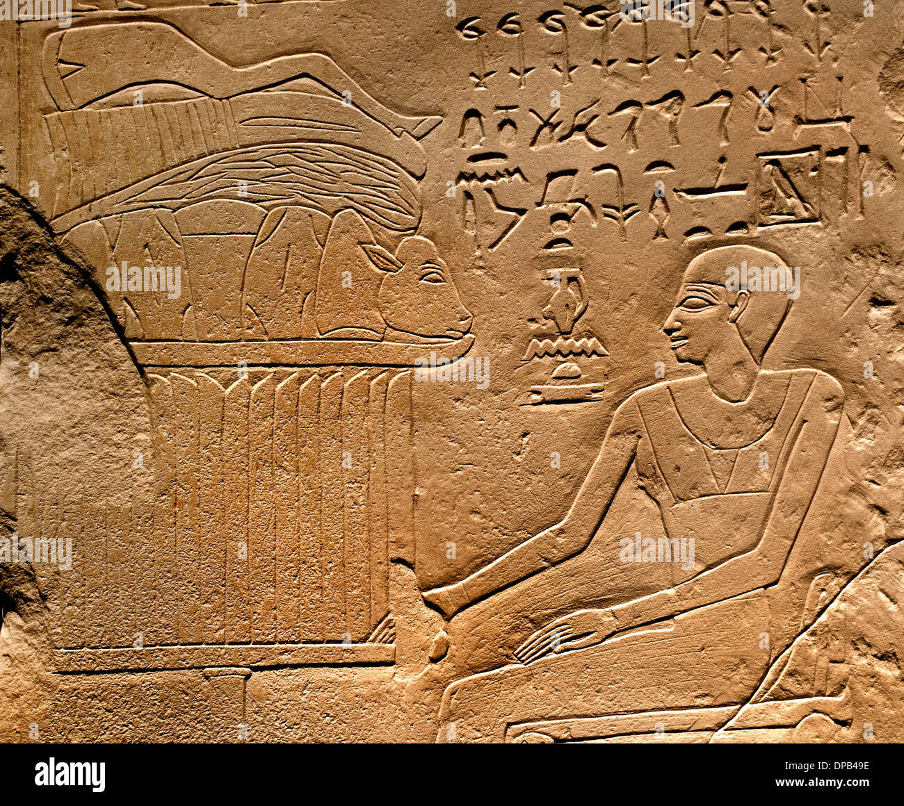 Frammento della falsa porta Stela Khnumi antico regno ) 1200 BC egiziano Egitto Foto Stock