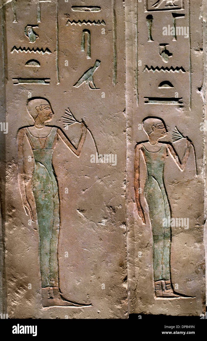 Frammento della falsa porta Stela ( Corte Lady ) Khnumi antico regno ) 1200 BC egiziano Egitto Foto Stock