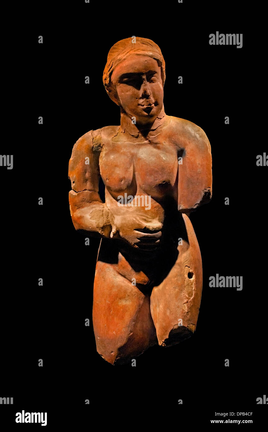 In piedi la figura di una donna Meroitic Venere ) 200-300 d.c. capitale Meroë Napata Meroitic unito ( Sudan ) Foto Stock