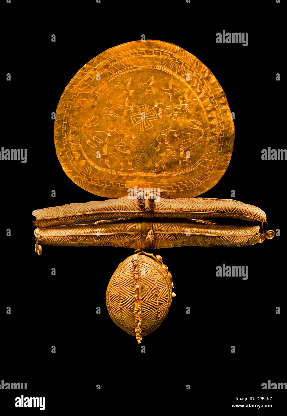 Magnifica spilla incisa gioielli - disco di guerrieri in un duello Lions e uccelli etrusca gioielli in oro 7 secolo A.C. Etruria Italia Foto Stock