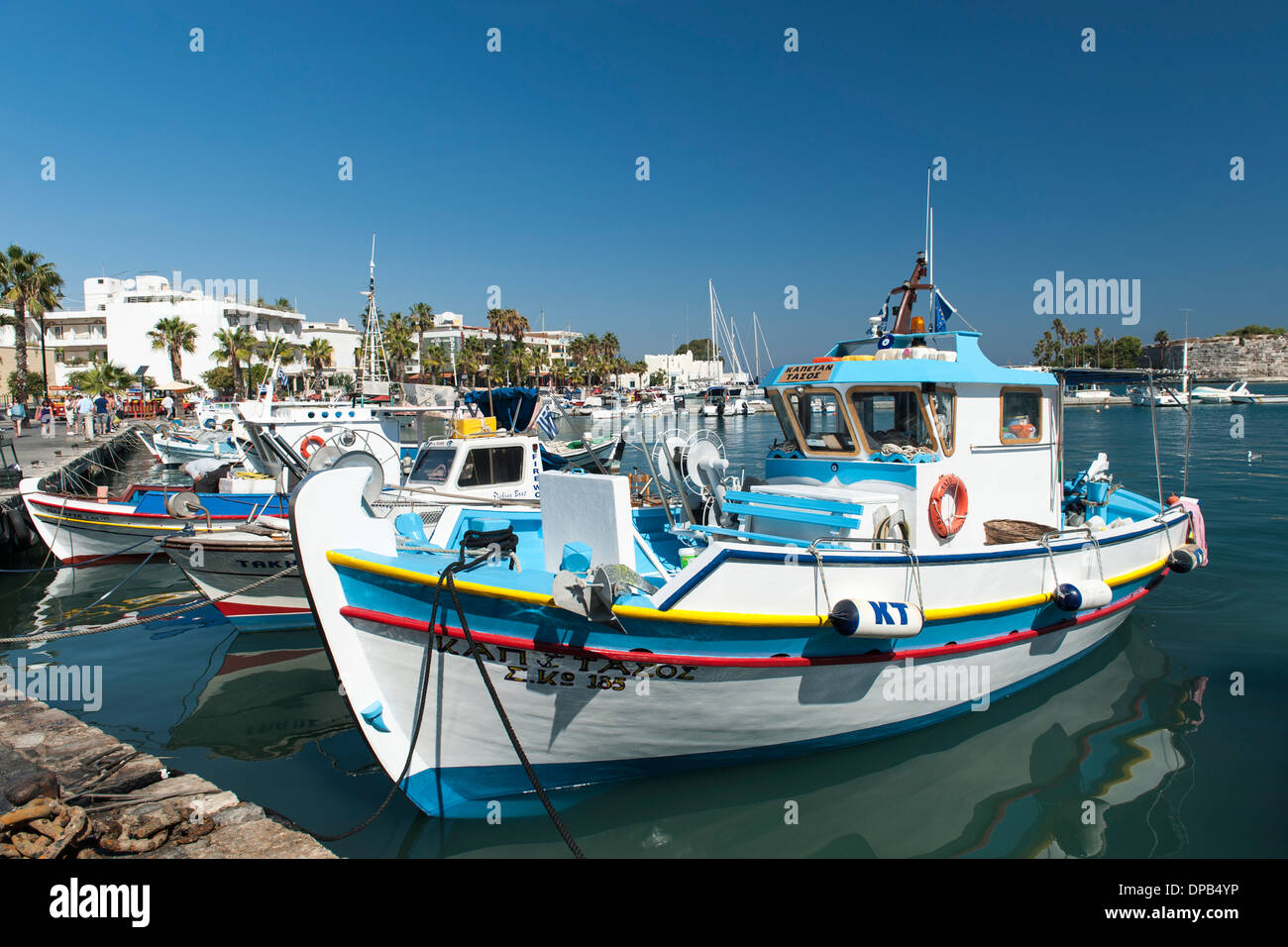 Barche in marina sull'isola greca di Kos. Foto Stock