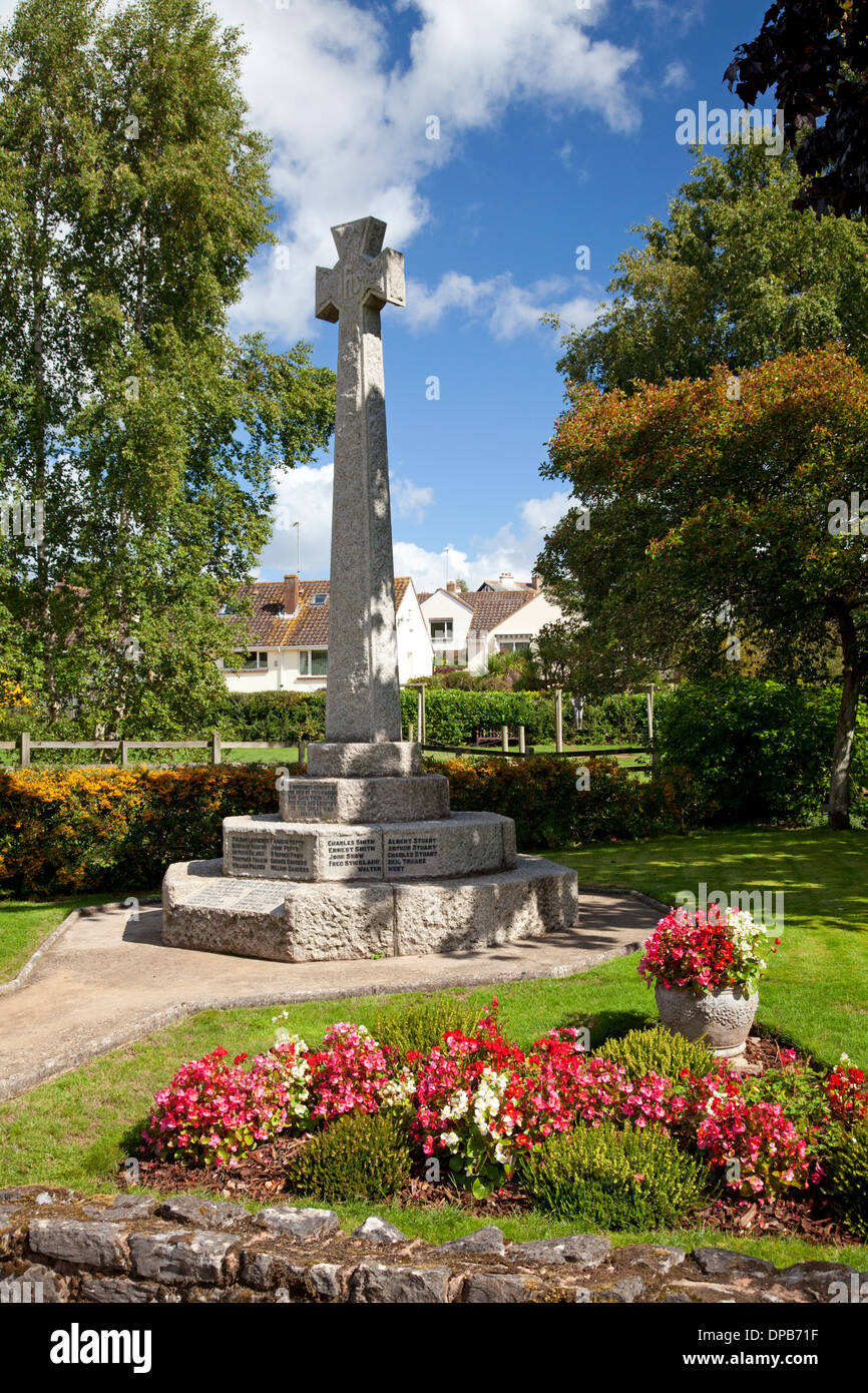Memoriale di guerra e giardini nel centro del villaggio, East Budleigh, Devon Foto Stock