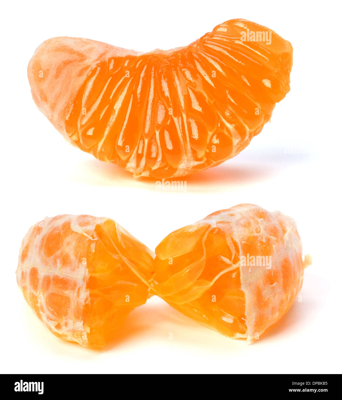 Sbucciate mandarin segmento isolato su sfondo bianco Foto Stock