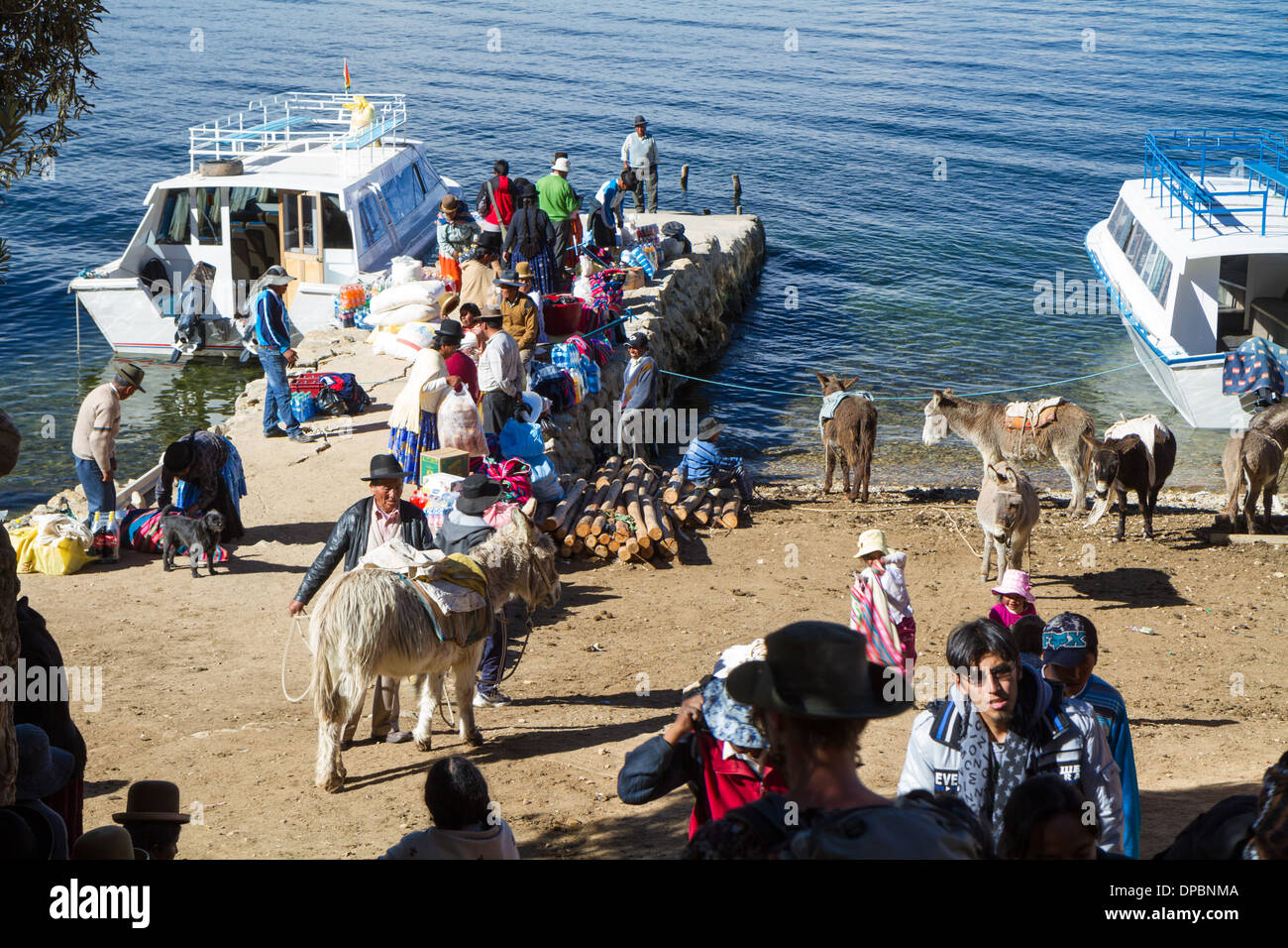 Il porto dei traghetti di Challapampa su "Isla del Sol", il lago Titicaca, Bolivia Foto Stock