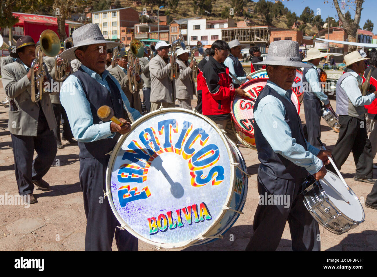 I musicisti in una sfilata in San Pedro, Bolivia Foto Stock