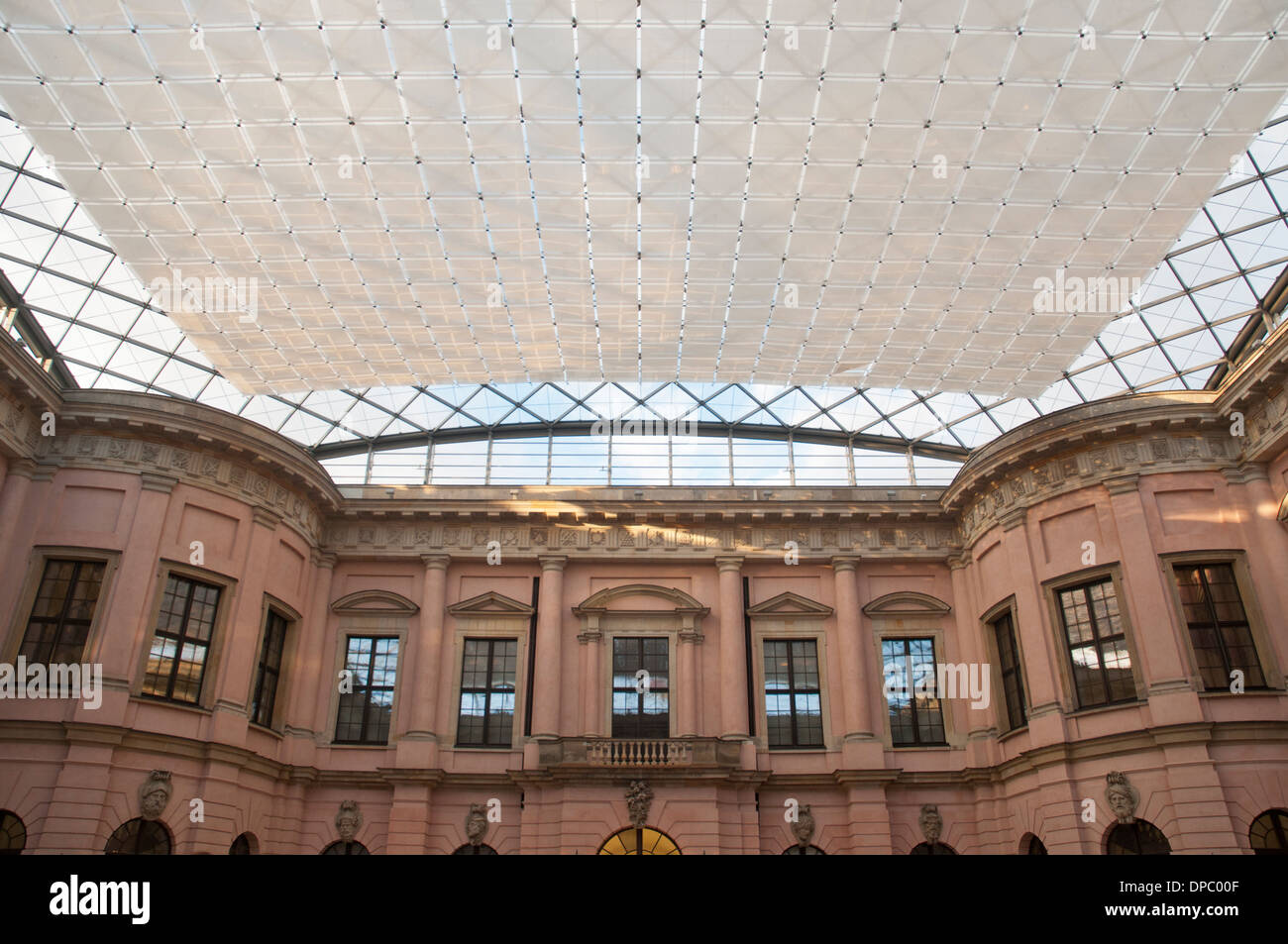 Cortile interno, Museo Storico Tedesco (Deutsches Historisches Museum), Berlino Germania Foto Stock