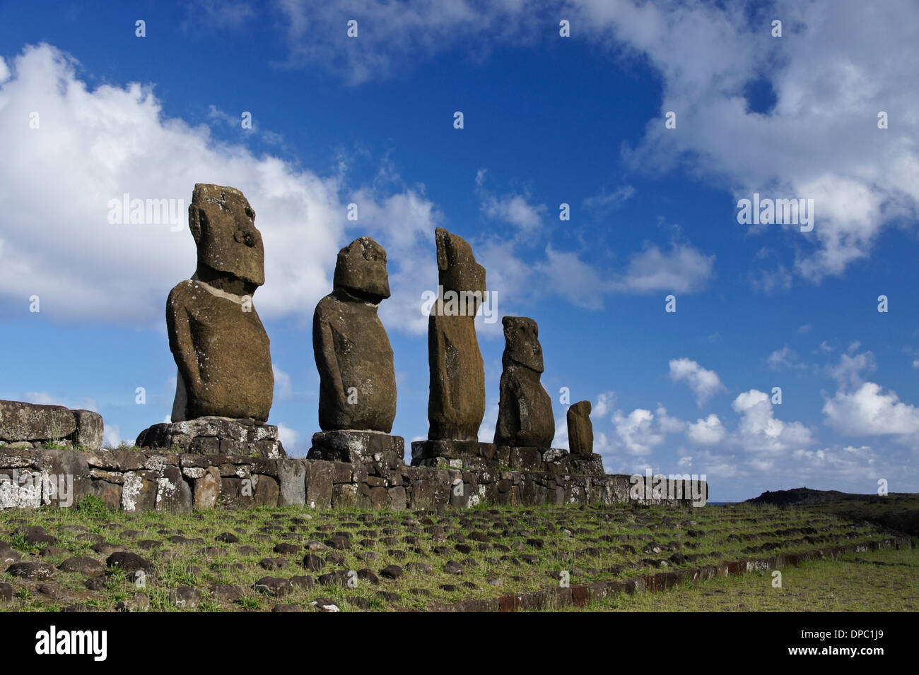 Ahu Vai Ure moai a Tahai complesso cerimoniale, Isola di Pasqua, Cile Foto Stock
