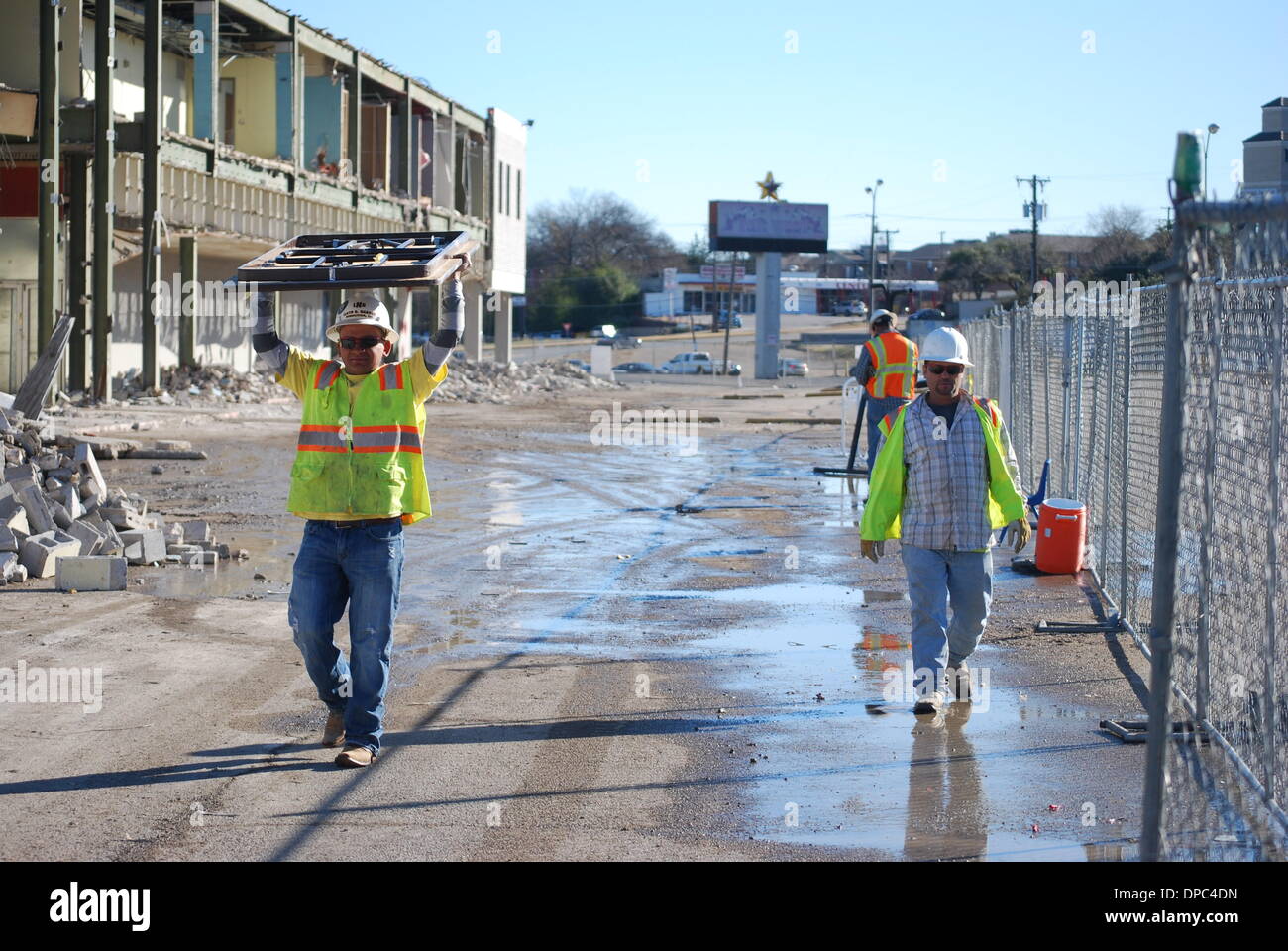 Lavoratori Dismantel.Lavoratori assemblare Foto Stock