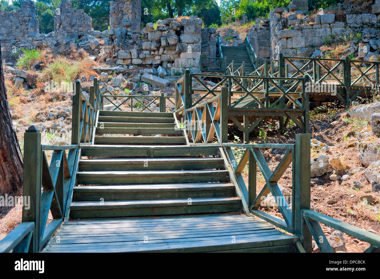 Una scalinata che conduce alle rovine di Phaselis, Turchia Foto Stock