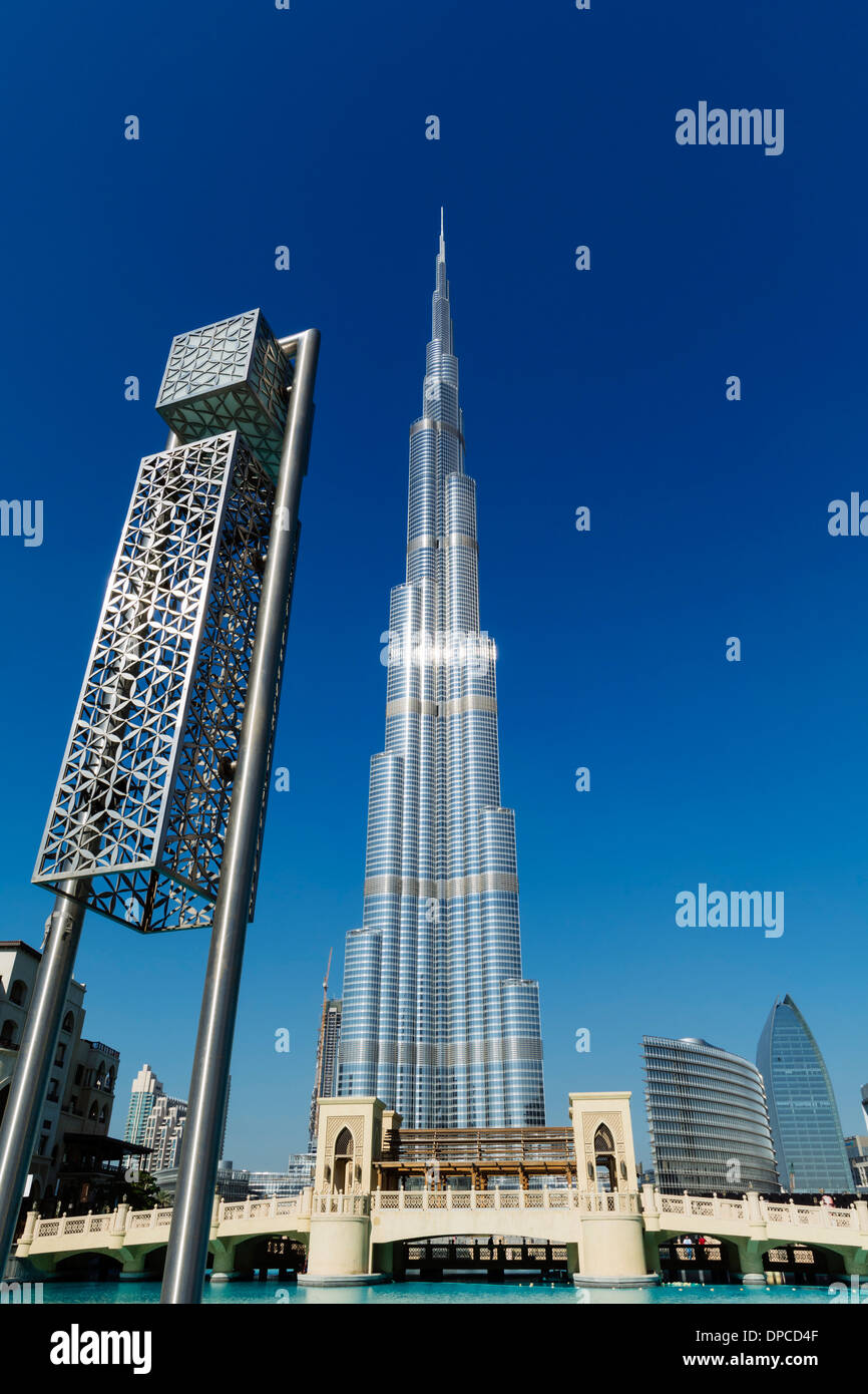 Il Burj Khalifa Tower il grattacielo più alto del mondo a Dubai Emirati Arabi Uniti Foto Stock