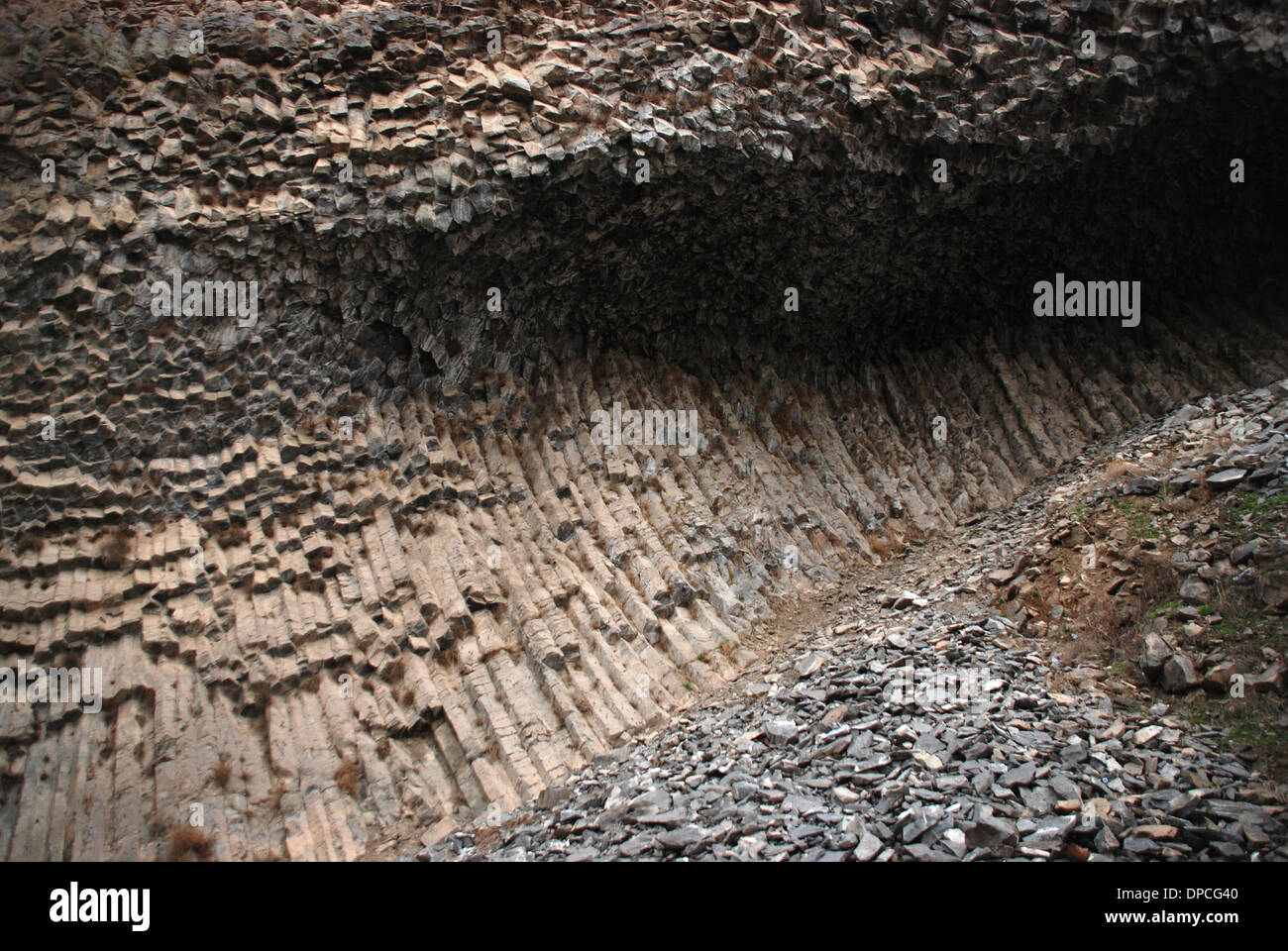 Il Garni Gorge ha colonne distintivo, scavate dal fiume Goght, denominato 'Symphony delle pietre". Foto Stock