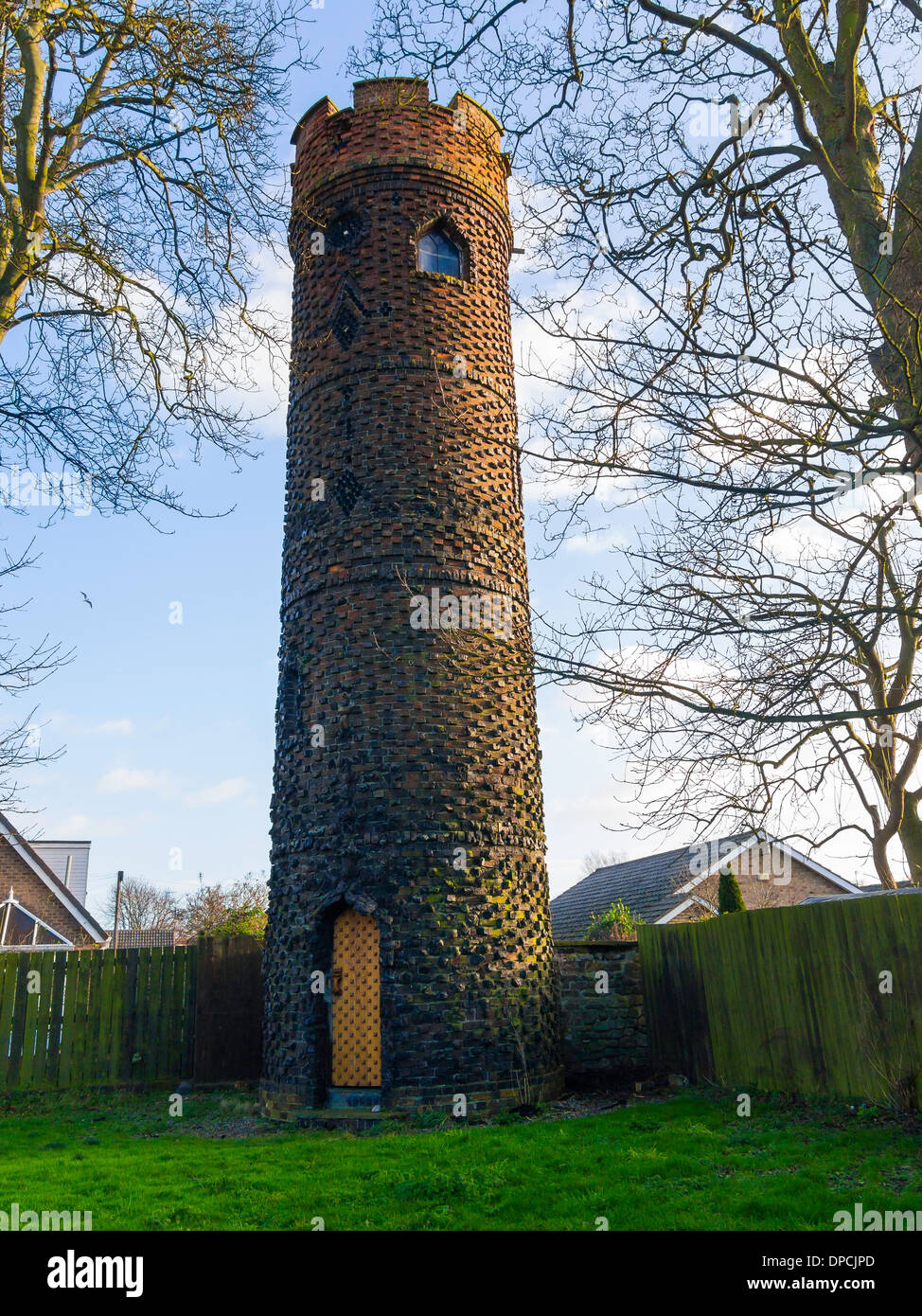 Bettison's Folly Grade 2 elencati di torre in mattoni costruito 1844 in Hornsea East Yorkshire Regno Unito utilizzata come guardare fuori posto di WW2 Foto Stock