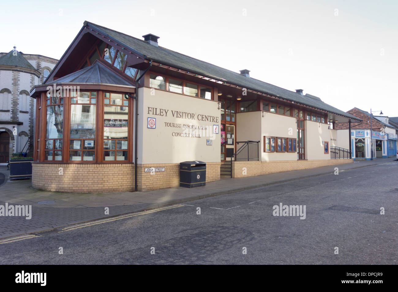 Centro visitatori ufficio informazioni turistiche e dalla sala da concerto in Filey North Yorkshire, Inghilterra Foto Stock