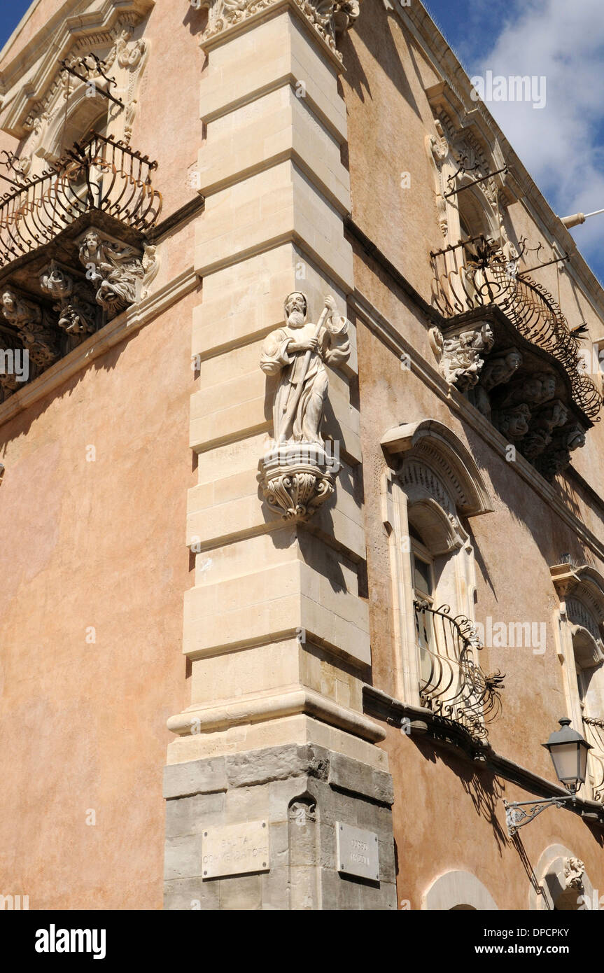Vista sulla città vecchia di Ragusa Ibla, la città barocca elencati come patrimonio mondiale dall' UNESCO in Sicilia Foto Stock
