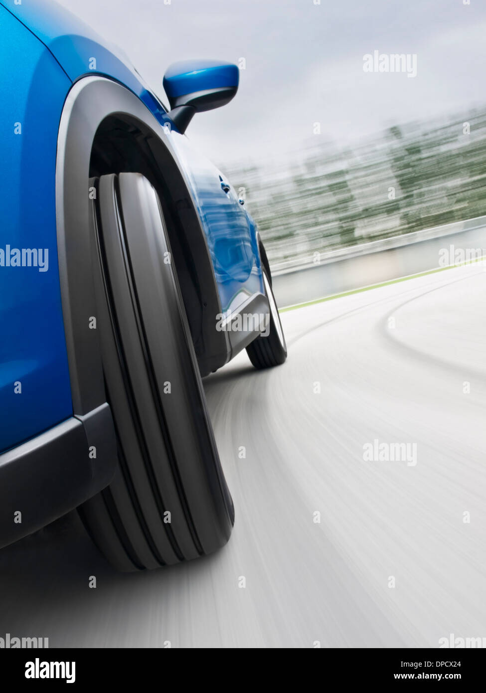 Un'immagine generica di guida auto sulla strada Foto Stock