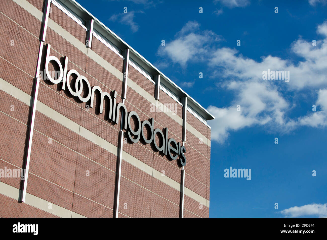 A Bloomingdale upscale luxury retail store in Chevy Chase, Maryland. Foto Stock