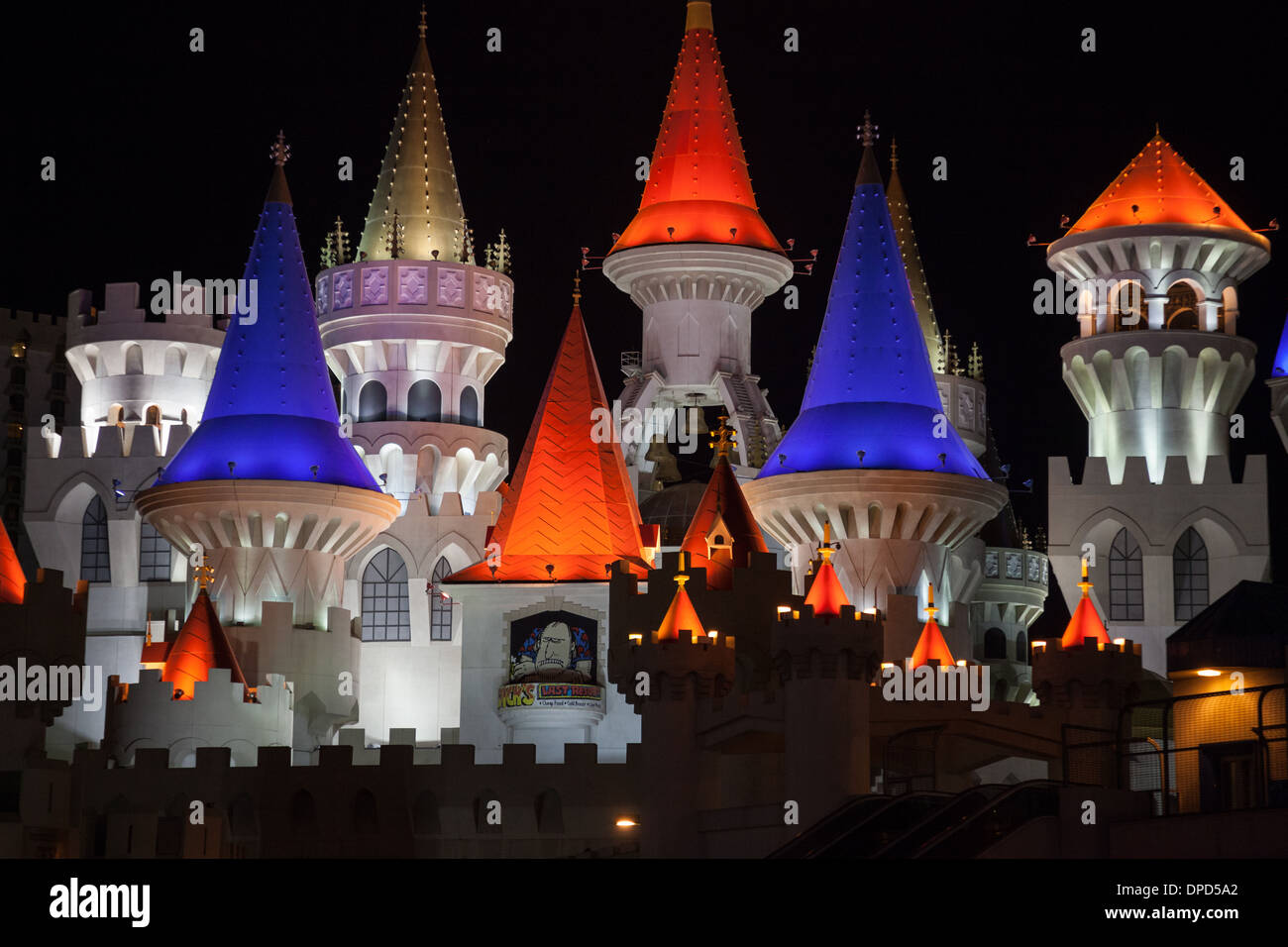 Excalibur Hotel in Las Vegas, illuminata di notte Foto Stock