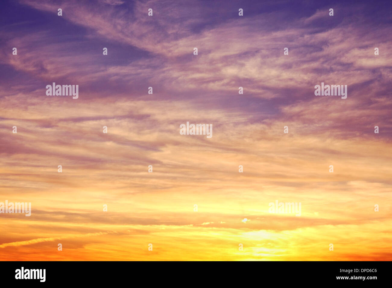 Vista sul pittoresco Cielo di tramonto Foto Stock