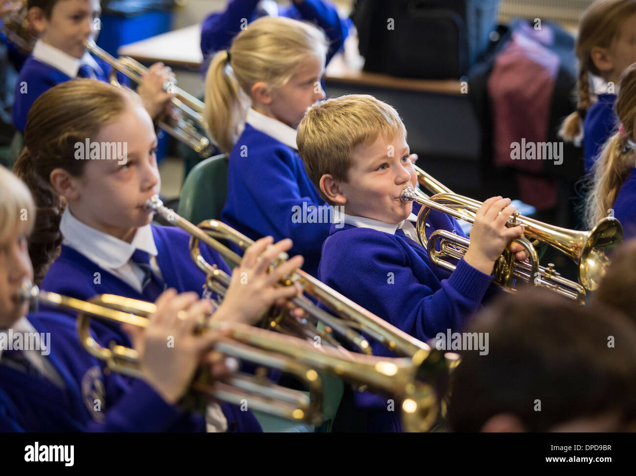 Una tromba lezione presso una scuola primaria nel Regno Unito Foto Stock