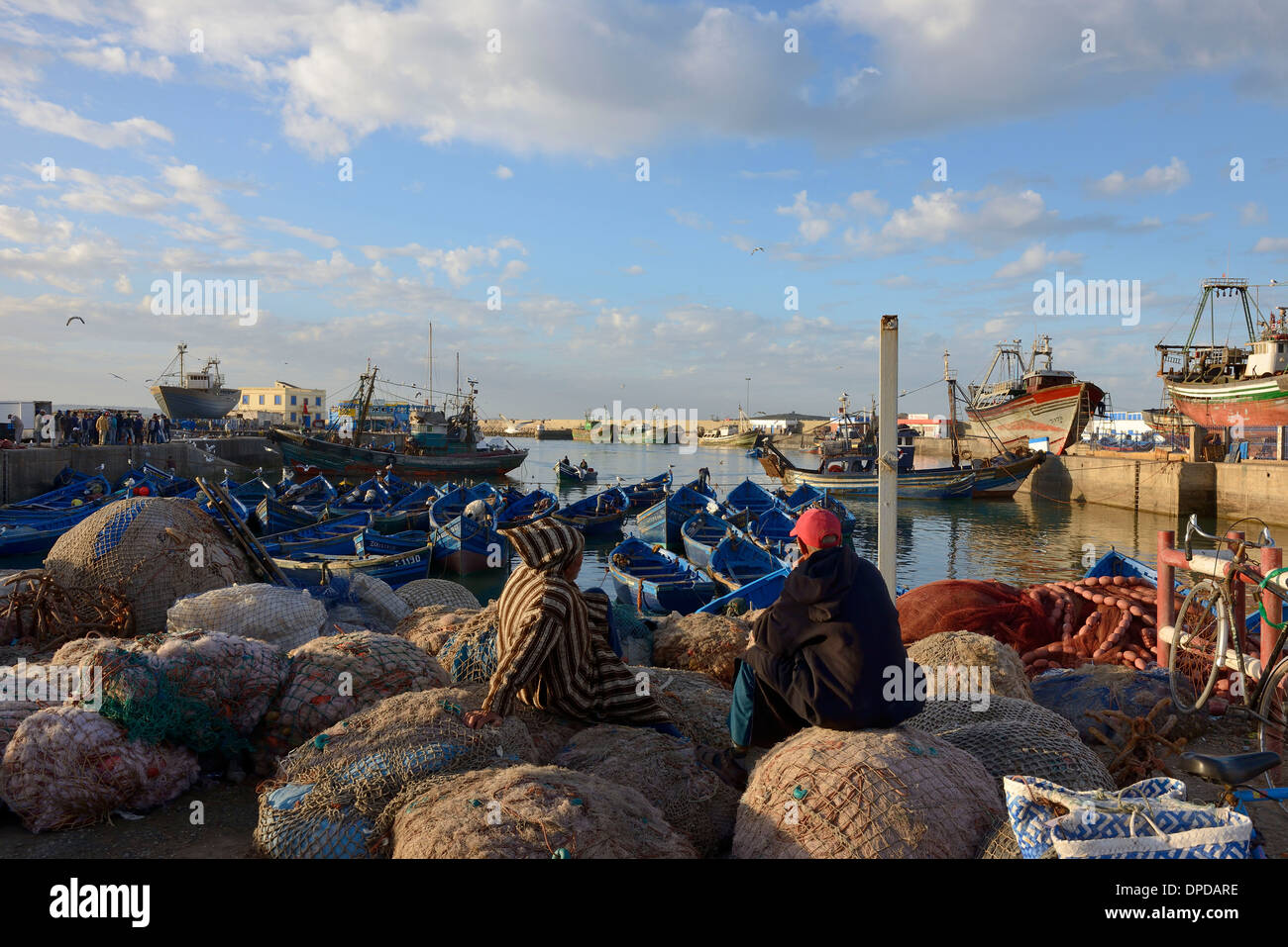 Marocco Essaouira, il porto di pescatori e il suo cantiere navale Foto Stock