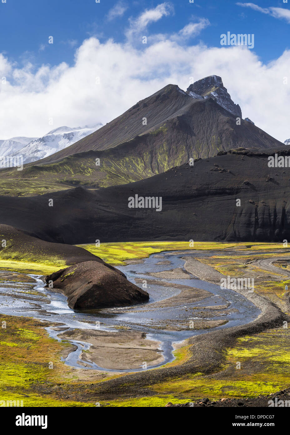 L'Islanda, Sudurland, regione Landmanalauger, delle montagne e del fiume Foto Stock