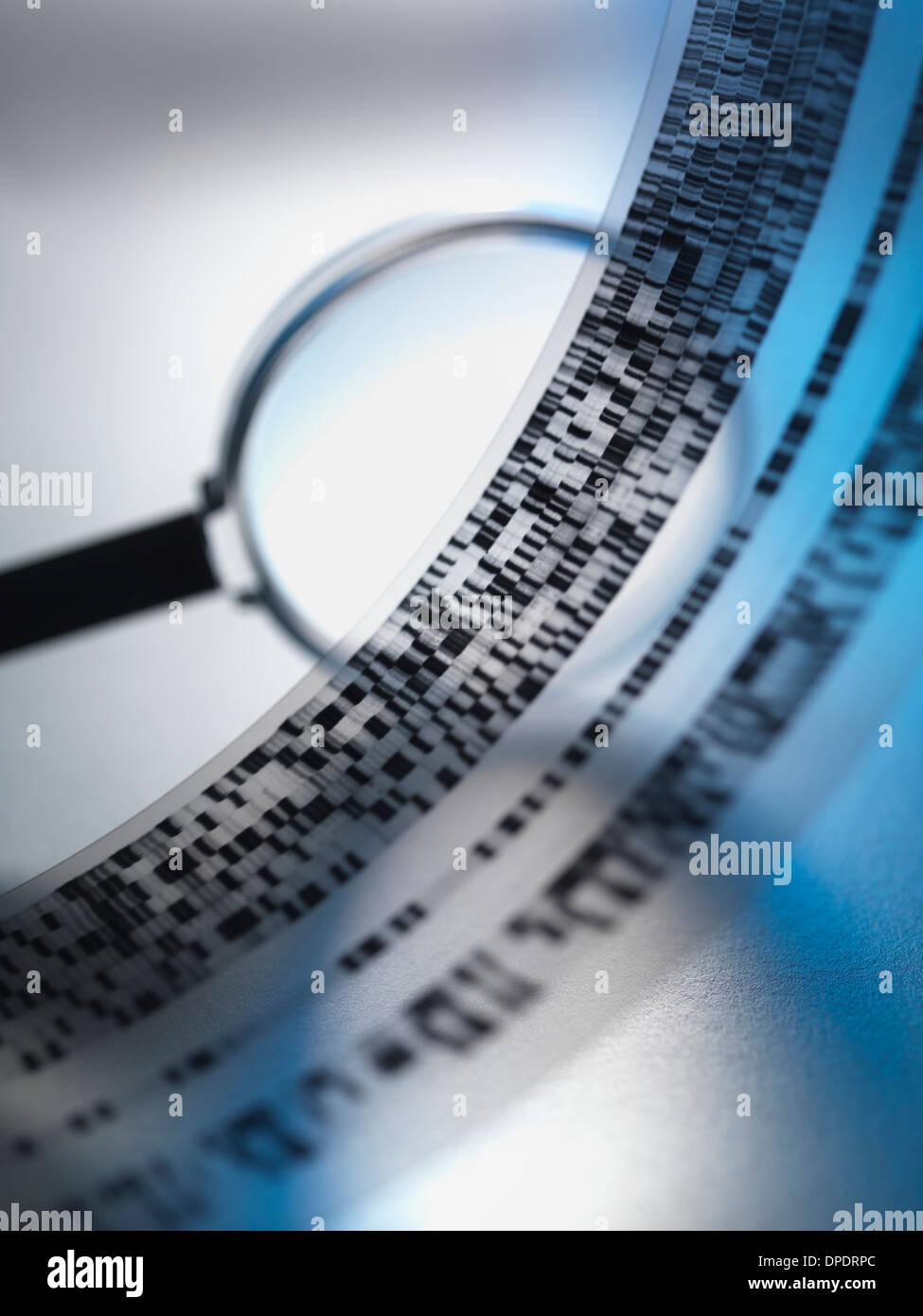 DNA gel autoradiogramma viene utilizzato per trovare la sequenza di base di un segmento di DNA Foto Stock