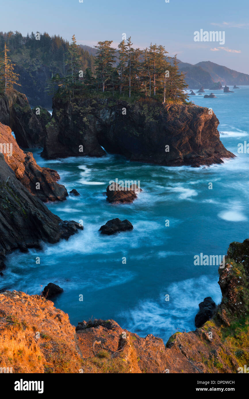 Lungo la costa meridionale costiera Oregon a Boardman parco dello stato. Stati Uniti d'America Foto Stock