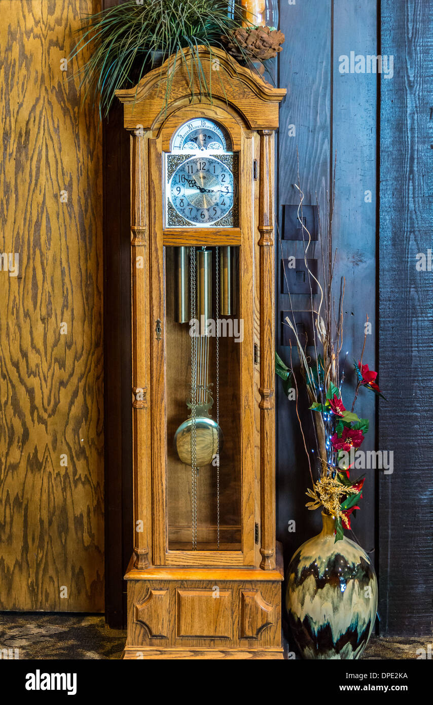 Un orologio del nonno. Foto Stock