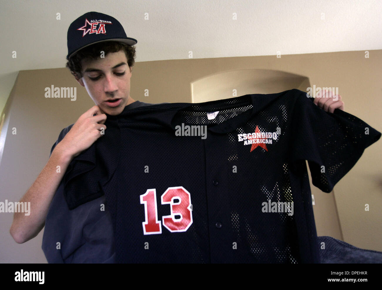 (Pubblicata il 7/9/2005, NC-1, NI-1) Kevin Lydon, 14, è stato eletto alla locale All-Star team dopo aver giocato in campionato per tre anni. Poi è stato determinato che ha vissuto al di fuori del ammissibili codice postale zona. Lydon detto 13 era il suo numero fortunato di solito. Peggy Peattie foto Foto Stock