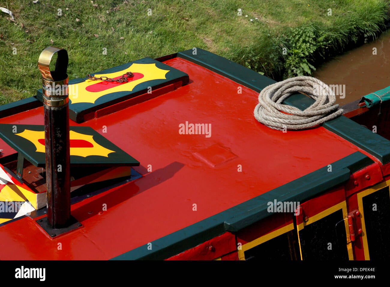 Il tetto della cabina di una tradizionale lavorazione canal narrowboat Foto Stock