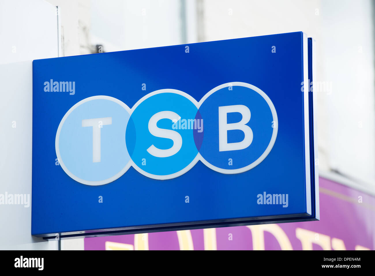 TSB Trustee Savings Bank signage su high street banche locali a Fareham, Hampshire. Foto Stock