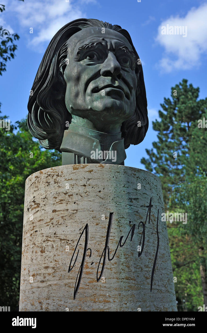 Busto in bronzo del compositore ungherese Franz Liszt, da Arno Becker 1976, Festival Hill, Bayreuth, Baviera, Germania Foto Stock